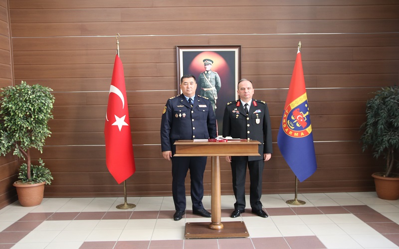 Kırgızistan İç Kuvvetler Komutanı Alb. Damir ALYBAEV Tarafından Jandarma Kriminal Başkanlığını İnceleme Ziyaretinde Bulunmuştur.